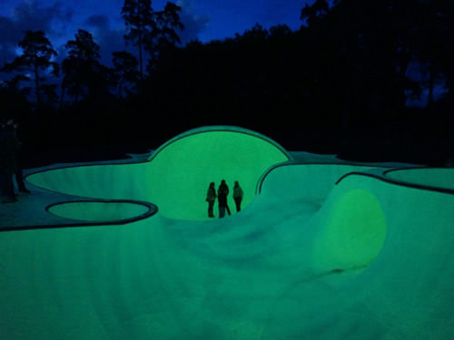 glow-in-the-dark skate park glow-in-the-dark skate park