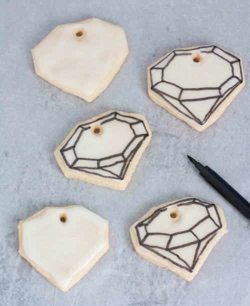 DIY Edible Gem Cookie Necklace DIY Edible Gem Cookie Necklace