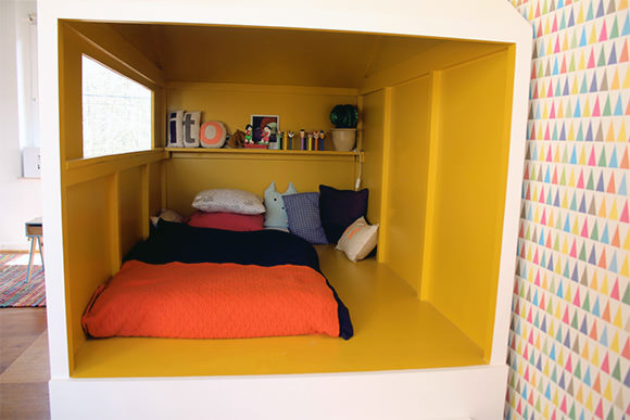 fantastic handmade cabin bed in a kid's bedroom in France - love!