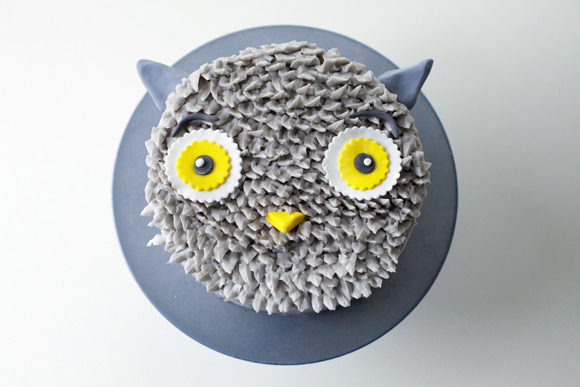 DIY Gray Owl Cake Tutorial