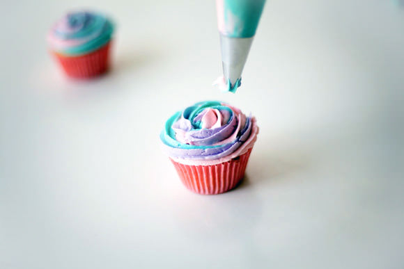 Rainbow Rosette Piping Tutorial