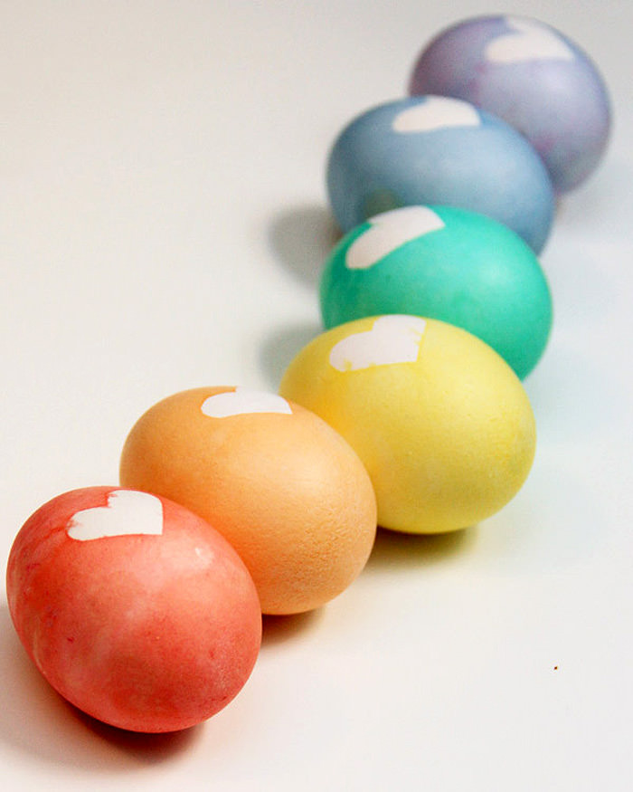 DIY Easter Eggs With Hearts