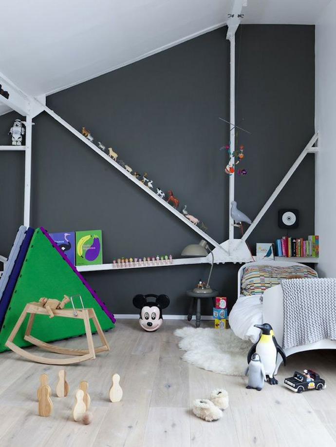 Fun kid's room (image via Julie Ansiau)