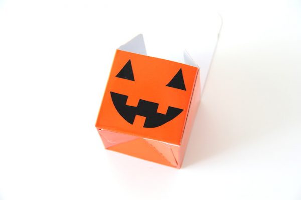 DIY Jack-o-Lantern Treat Boxes | Handmade Charlotte