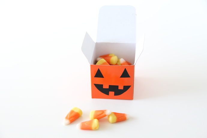 DIY Halloween Jack-o-Lantern Treat Boxes