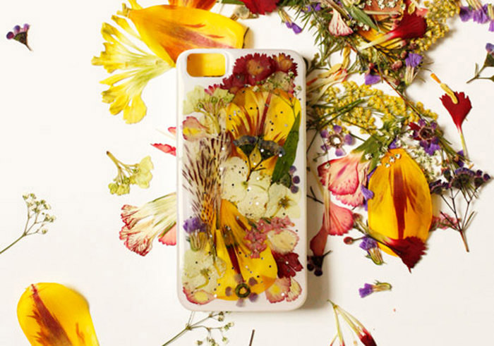 Mari_Flowers_PhoneCase