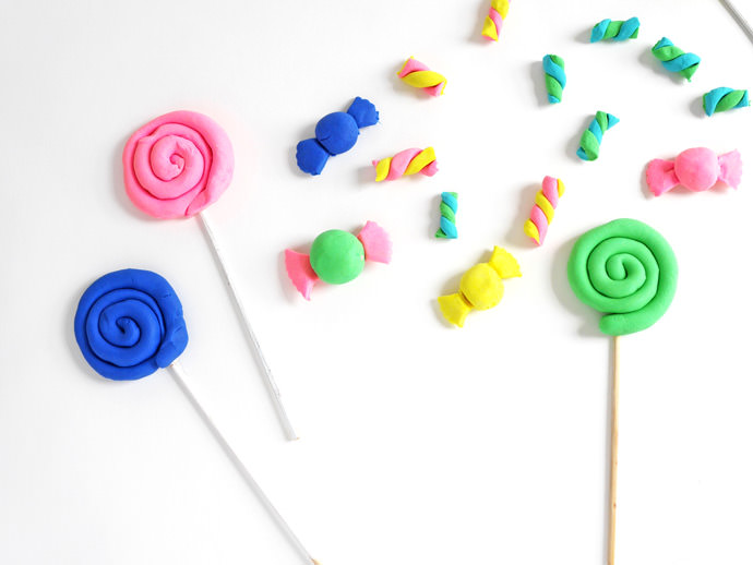 How To Make Colorful & Edible Homemade Playdough
