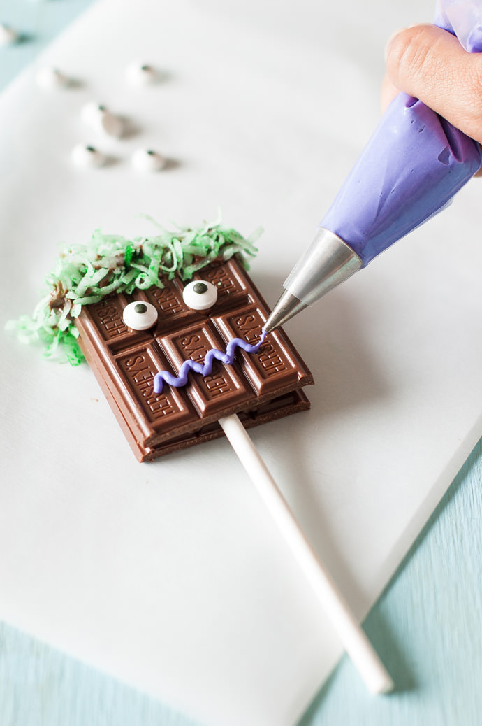 Chocolate-Monster-Portraits-on-a-Stick-8-1