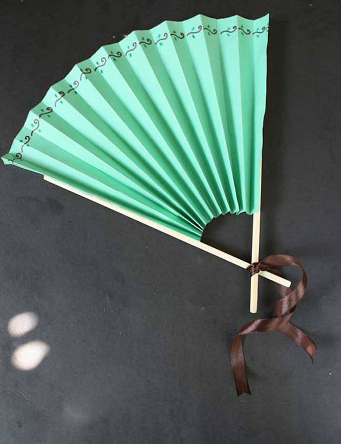 Chinese Paper Fan, tutorial via WikiHow
