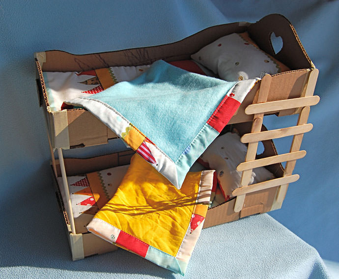 Cardboard Bunk Bed, tutorial via Ikat Bag