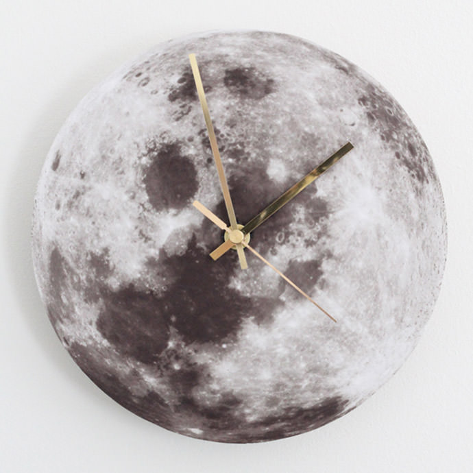 DIY Moon Clock, tutorial via Bambula
