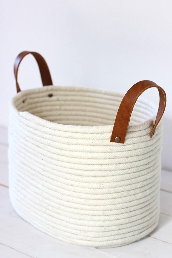 No Sew Rope Coil Basket, tutorial via Alice & Lois