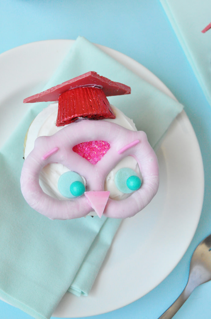 Owl Graduation Cupcakes