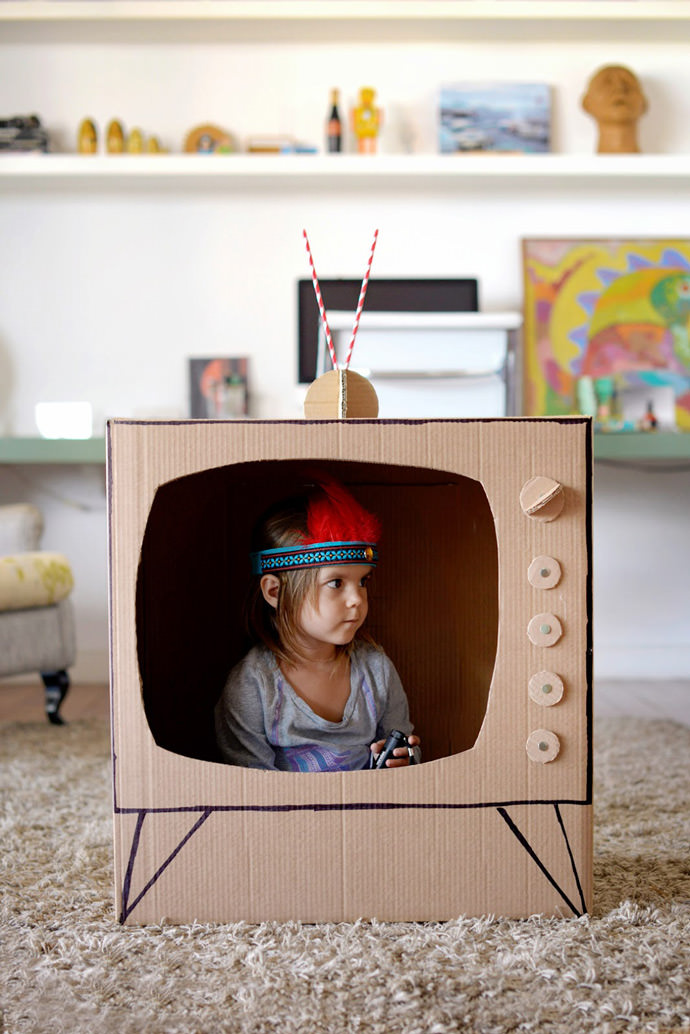 DIY Cardboard TV