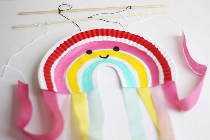 Paper Plate Rainbow Puppet
