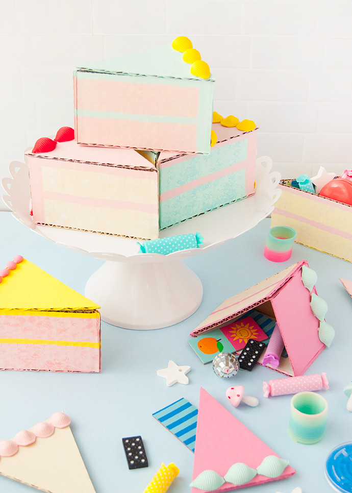 Paper cakes made of cardboard