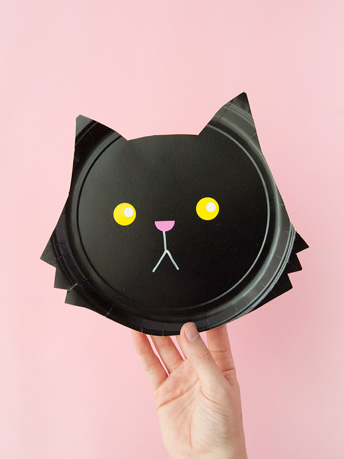 Paper Plate Black Cats