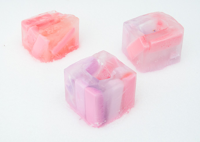 How to Make Colorful Ice Lanterns