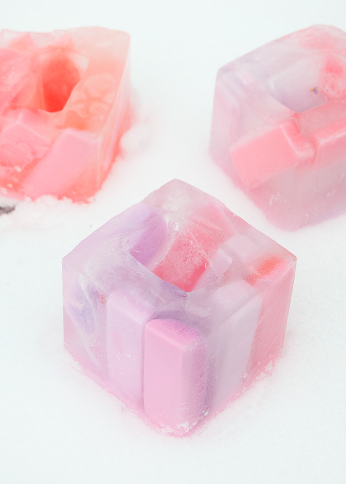 How to Make Colorful Ice Lanterns