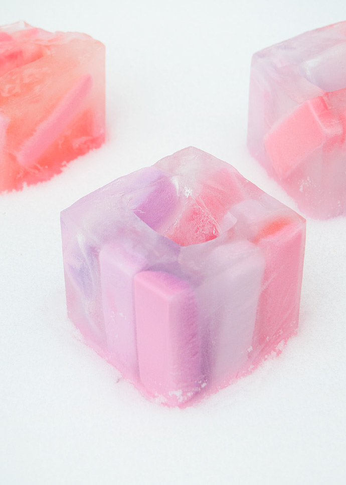 How to Make Colorful Ice Lanterns