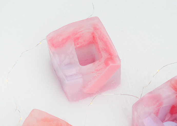 How to Make Colorful Ice Lanterns