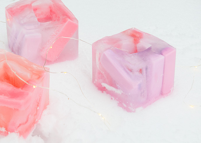 How to Make Colorful Ice Lanterns