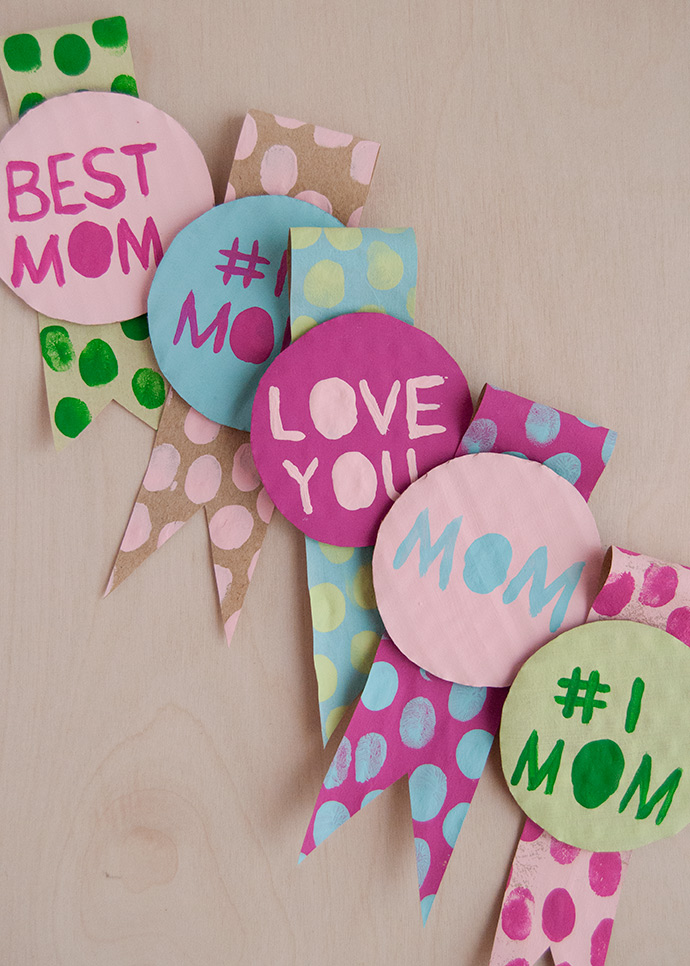 Fingerprint Art Mother’s Day Badges | LaptrinhX / News