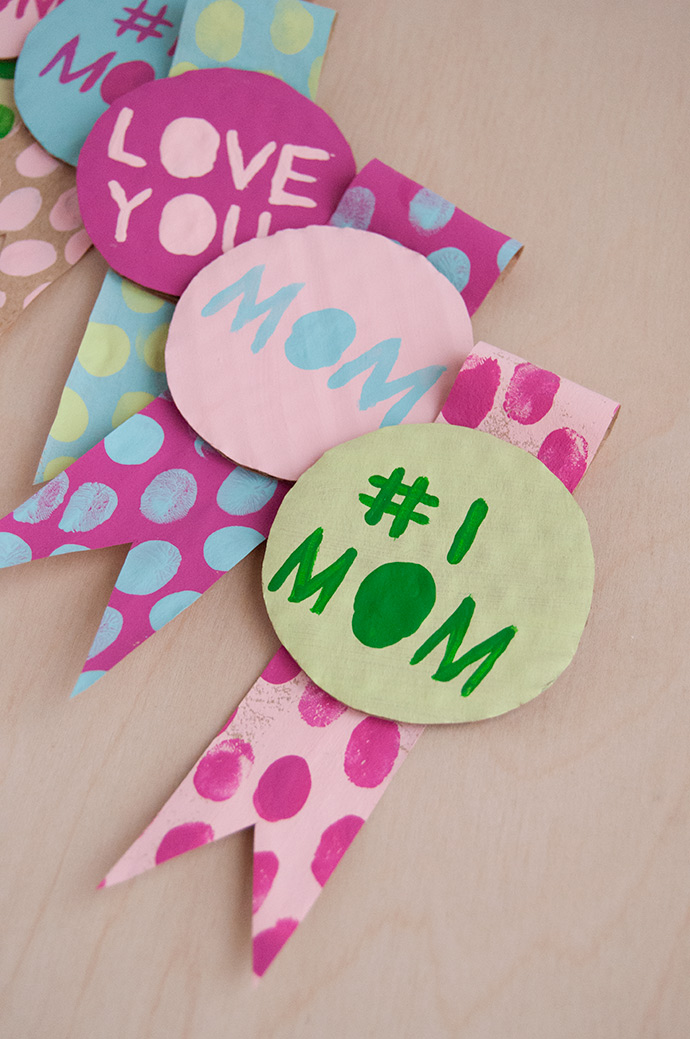 Fingerprint Art Mother's Day Badges